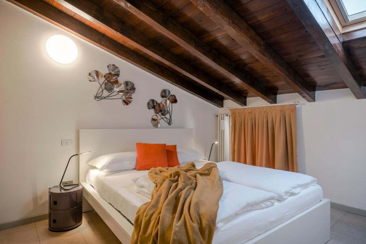 Lovely Mansard Iseo Portelle Holiday With Private Parking And Bike Storage Exterior foto
