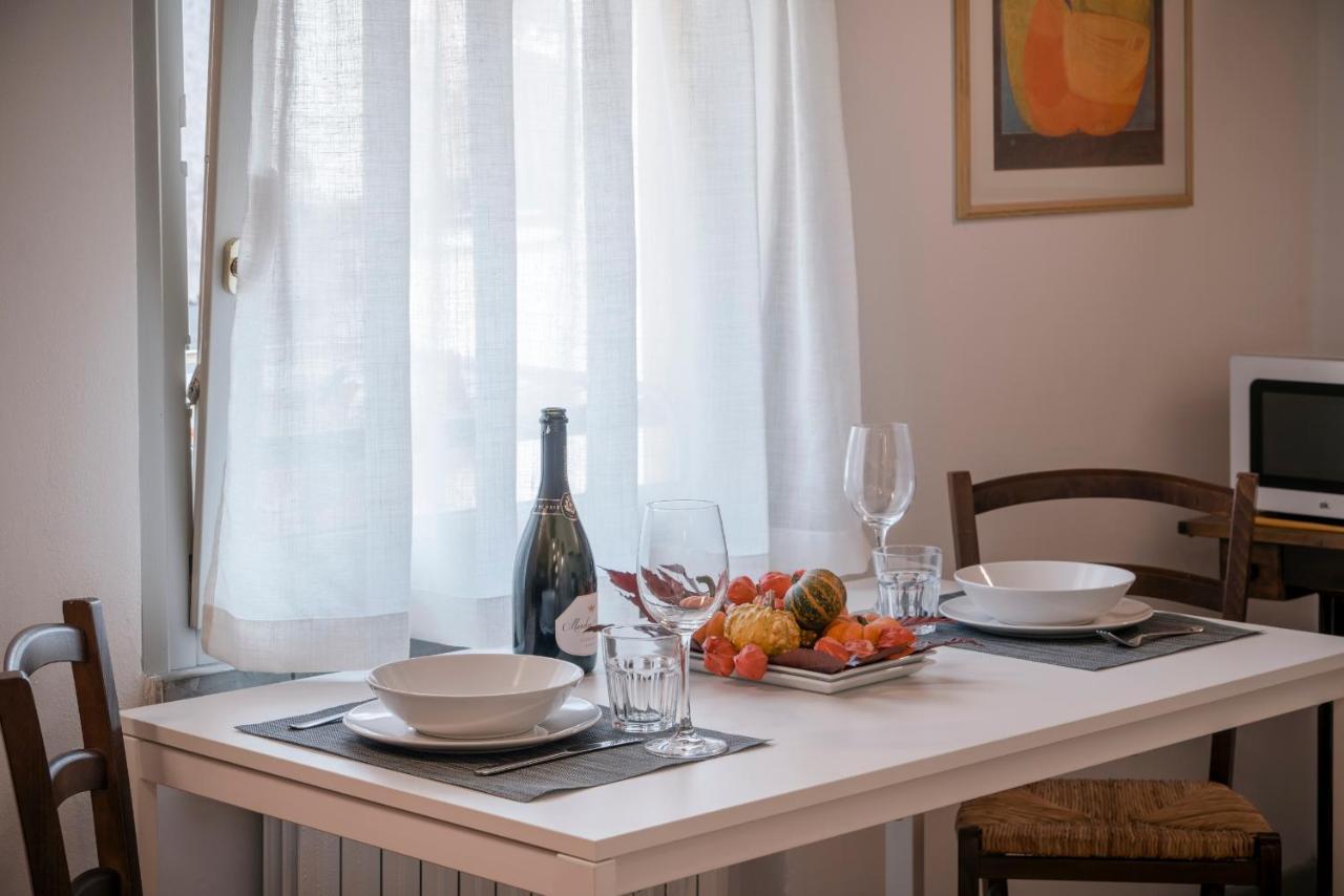 Lovely Mansard Iseo Portelle Holiday With Private Parking And Bike Storage Exterior foto