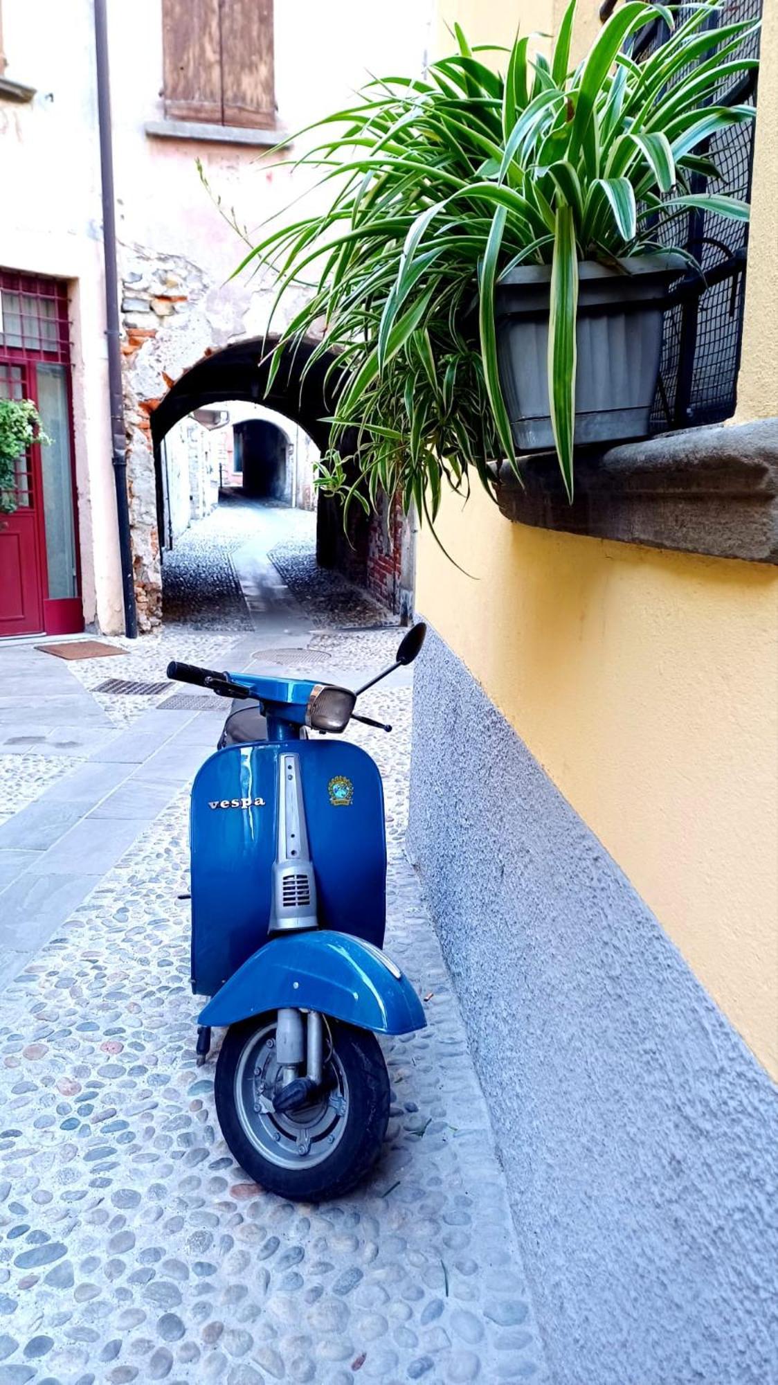 Lovely Mansard Iseo Portelle Holiday With Private Parking And Bike Storage Exterior foto